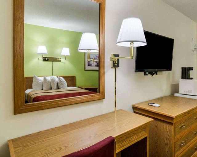 Standard Room, 1 Queen Bed, Non Smoking