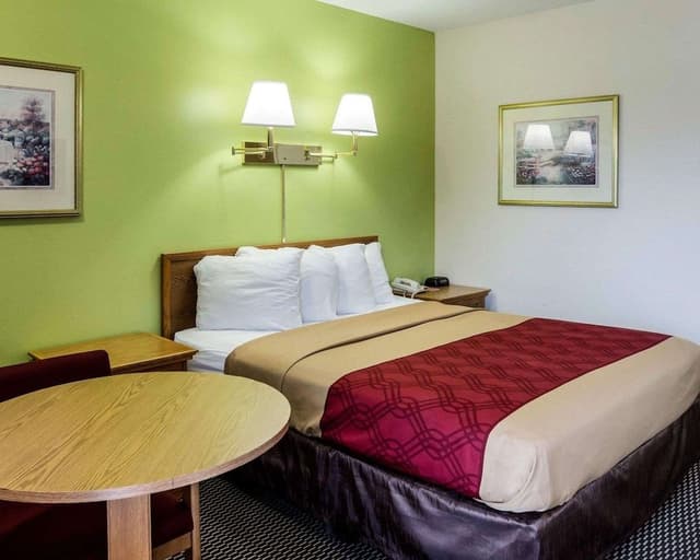 Standard Room, 1 Queen Bed, Non Smoking