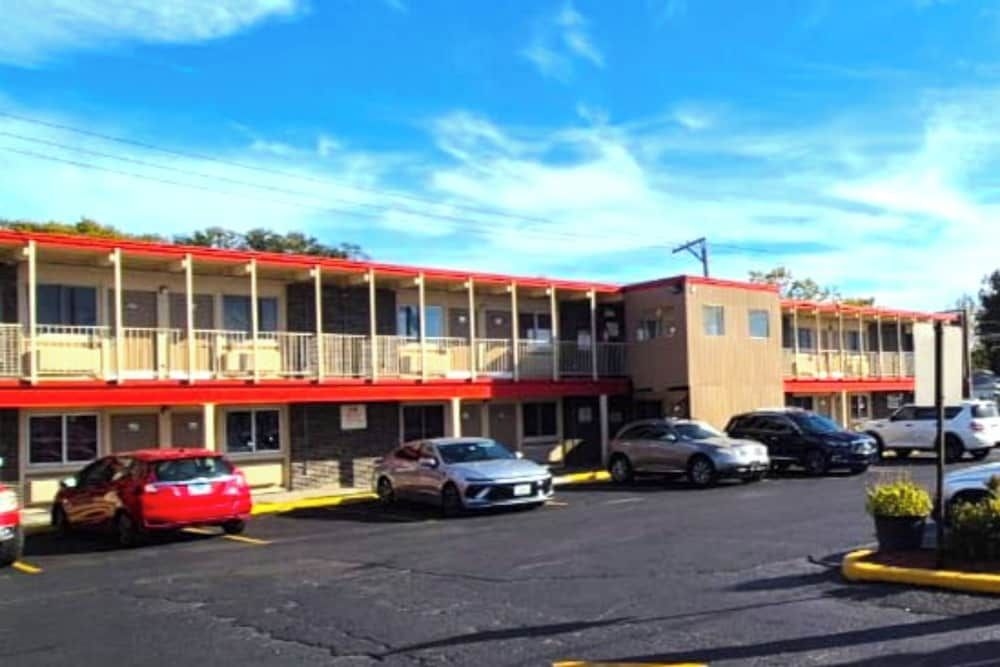 Saratoga Motel2