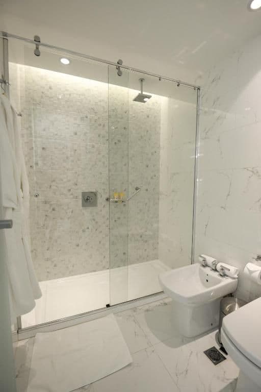 Deluxe Double Room with Sea View (Ocean Front King))