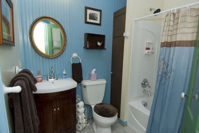 4 room suite, 1 queen bed, sitting room, game room and private bathroom