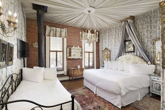Deluxe Studio Suite, 1 King Bed