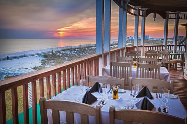 House, Multiple Beds (Beach House of Stress Relief)