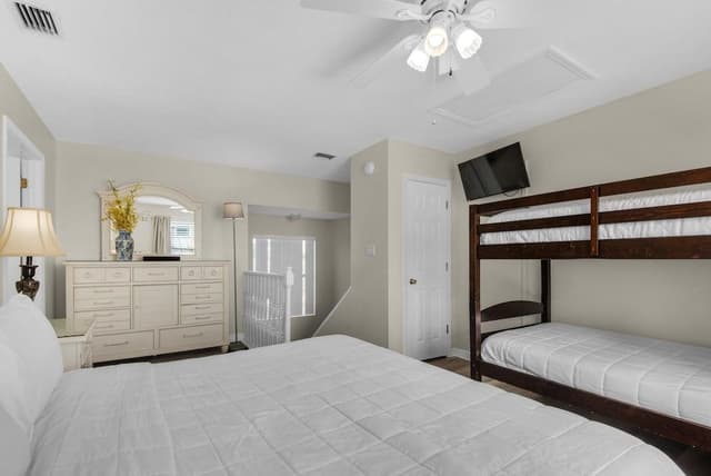 House, Multiple Beds (Beach House of Stress Relief)