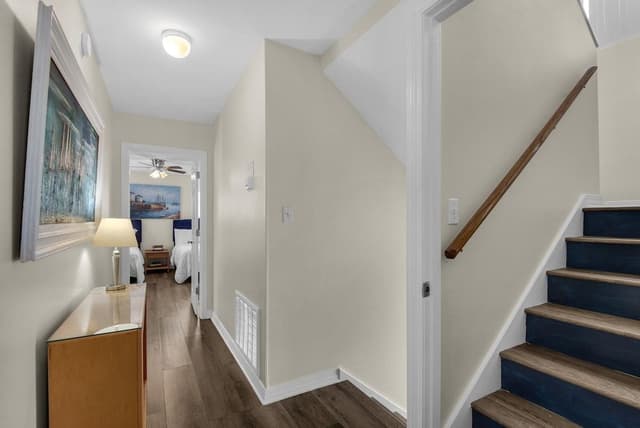House, Multiple Beds (Beach House of Stress Relief)
