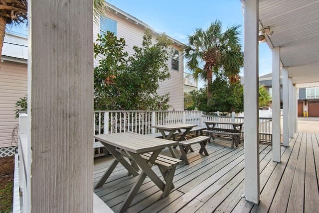 House, Multiple Beds (Beach House of Stress Relief)