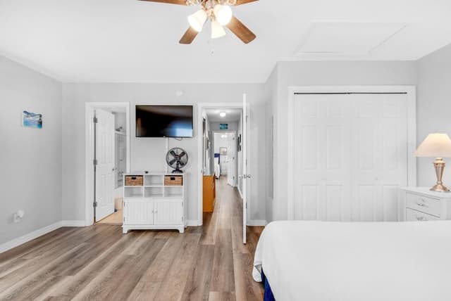 House, Multiple Beds (Beach House of Stress Relief)