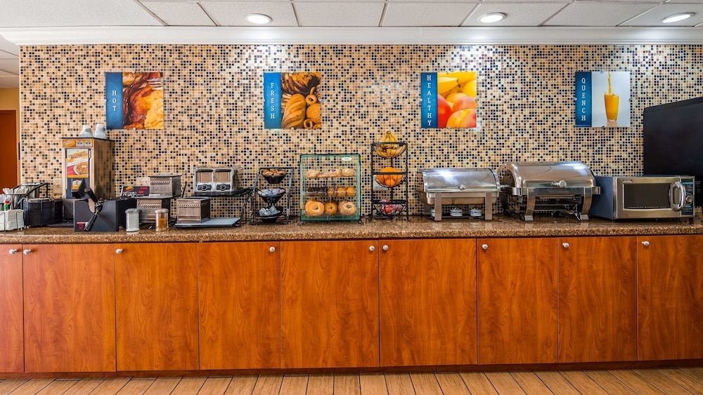 Holiday Inn Express Bradenton3