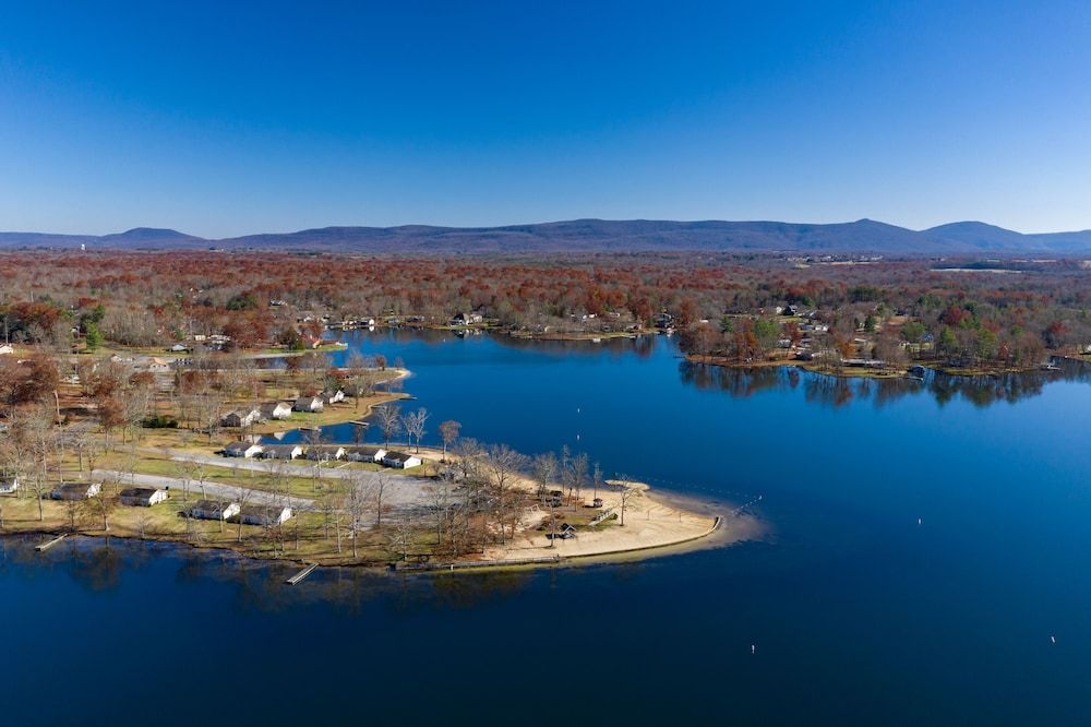 Hiawatha Manor West at Lake Tansi1