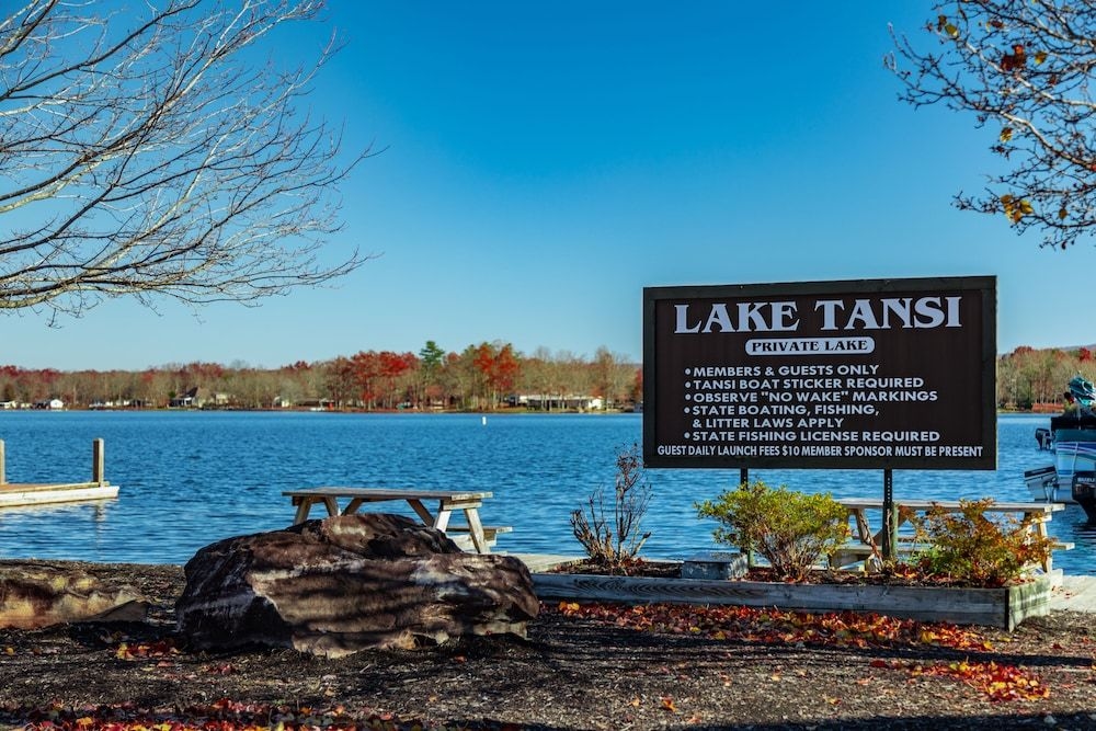 Hiawatha Manor West at Lake Tansi0