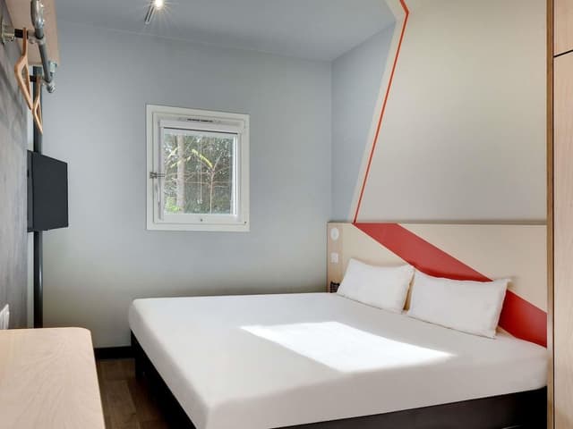 Triple Room (with a large bed and a single bed)