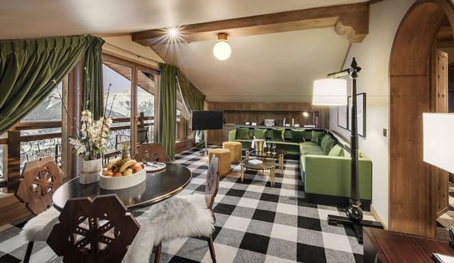 Deluxe Suite