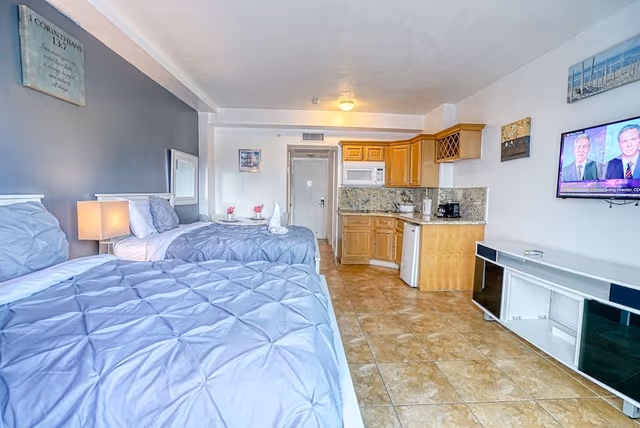Executive Studio Suite, 2 Double Beds, Kitchenette, Beach View