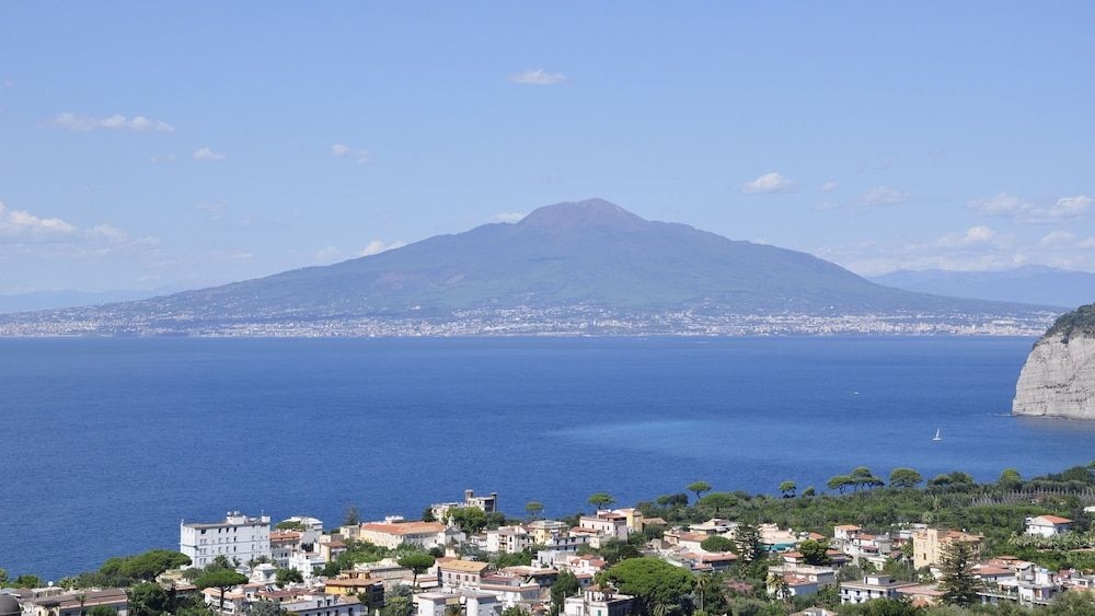 Sorrento Flats0