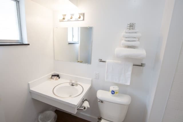Standard Room, 1 Queen Bed (Upper Floor)