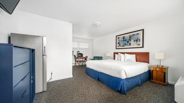 Standard Room, 1 King Bed (Ground Floor)