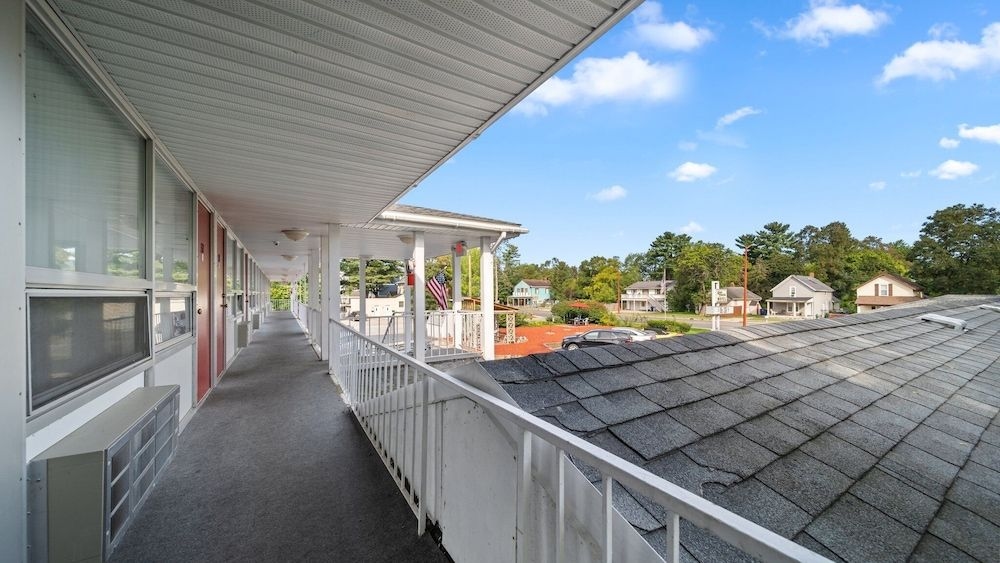 Grand Traverse Motel4
