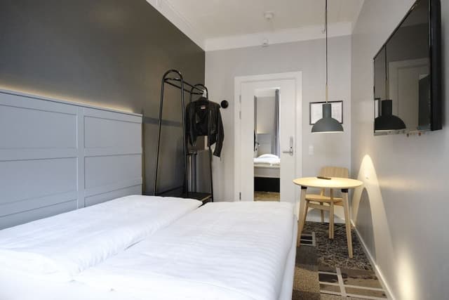 Double Room, 1 Double Bed