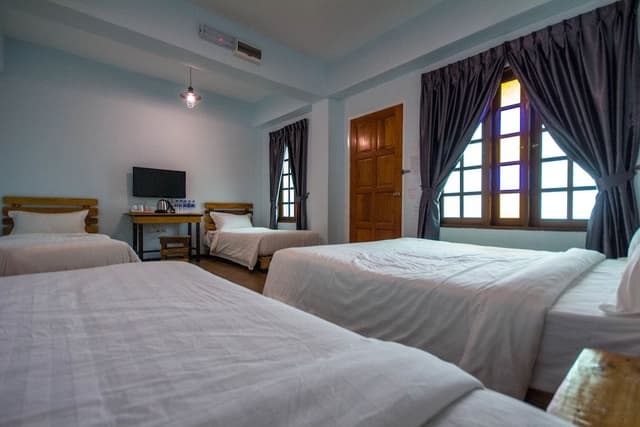 Deluxe Suite