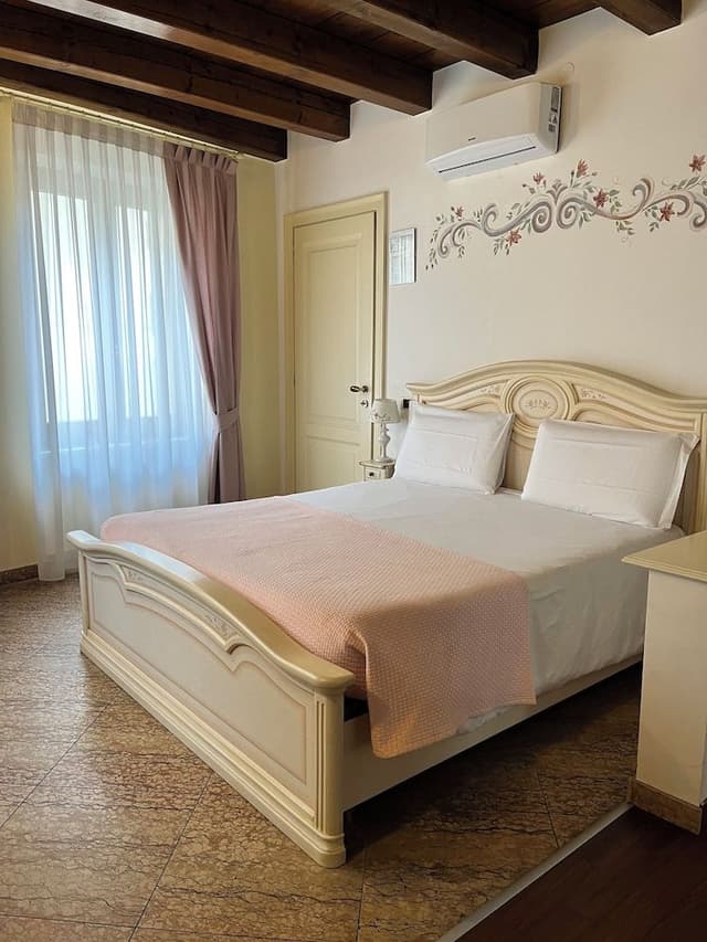 Junior Suite, 1 King Bed