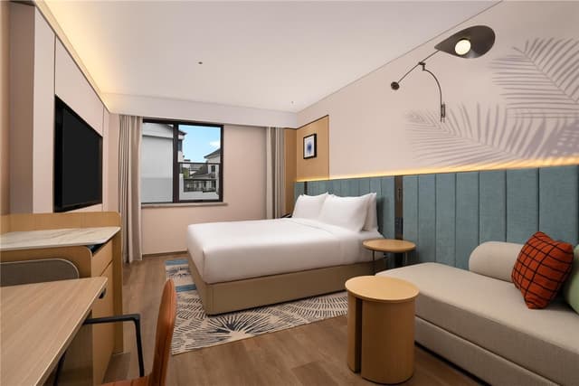 KING GUEST ROOM HIGH FLOOR