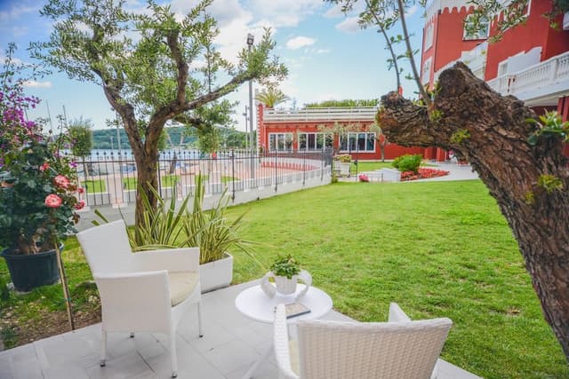 Romantic Duplex, 1 Bedroom, Bathtub, Lake View