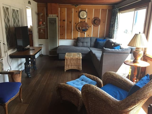 House, 2 Bedrooms