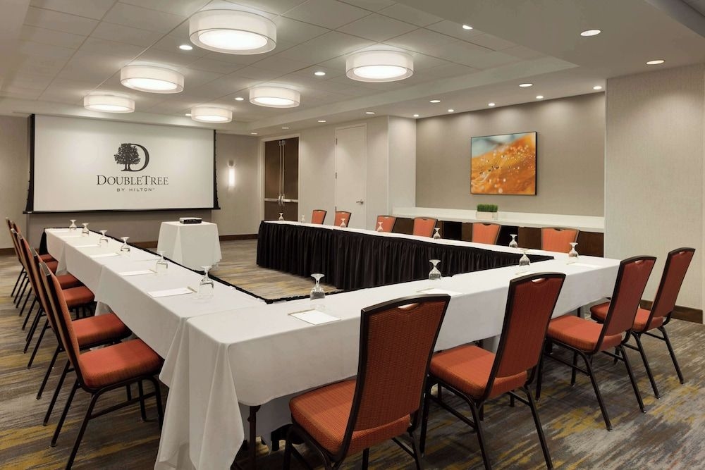 DoubleTree by Hilton Hartford Bradley Airport2