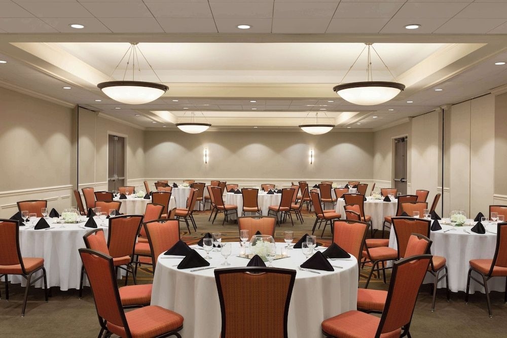 DoubleTree by Hilton Hartford Bradley Airport4