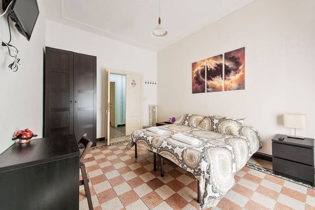 Twin Room, Shared Bathroom