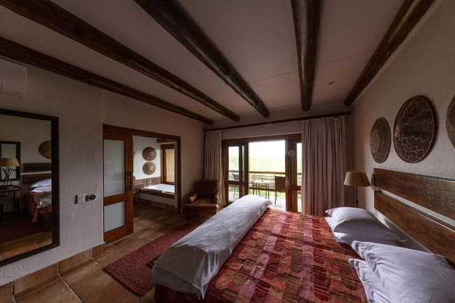 Standard Courtyard Suite