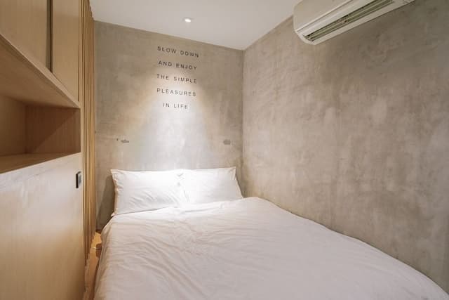 Private Room with Shared Bathroom