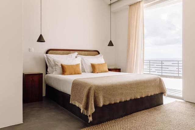 JUNIOR SUITES