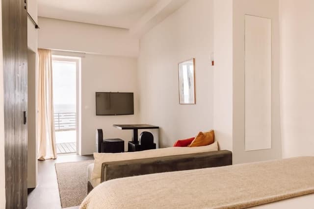 JUNIOR SUITES
