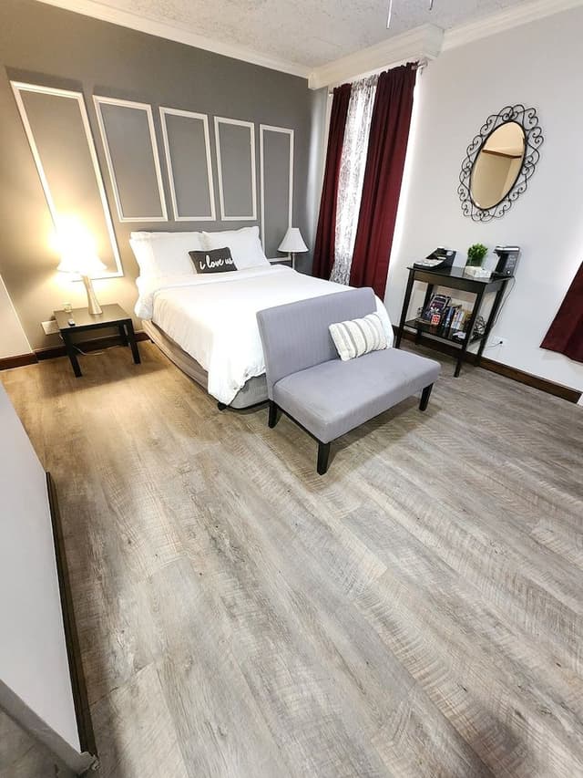 Deluxe Suite, City View