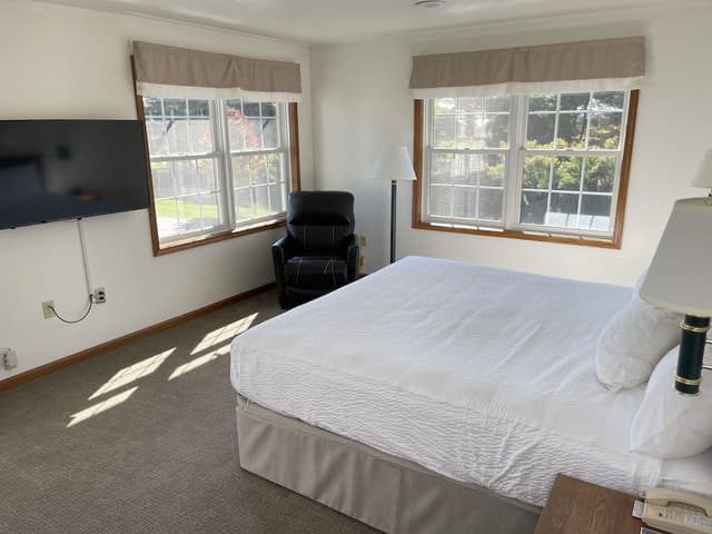 Honeymoon Suite