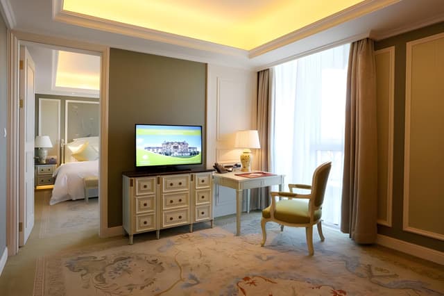 Deluxe Suite