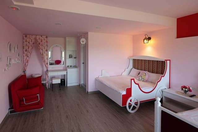 Standard Quadruple Room (Carriage)