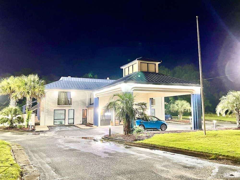 GuestHouse Inn and Suites Bayou La Batre/Mobile2