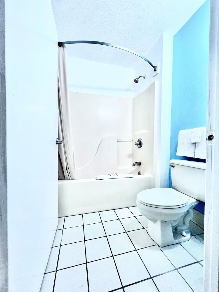 GuestHouse Inn and Suites Bayou La Batre/Mobile4
