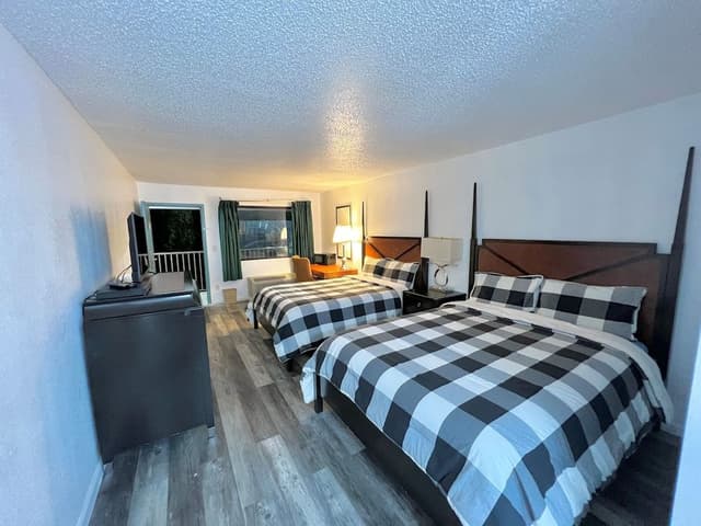 Basic Double Room, 2 Queen Beds