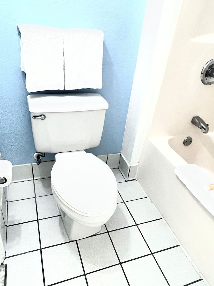 GuestHouse Inn and Suites Bayou La Batre/Mobile3