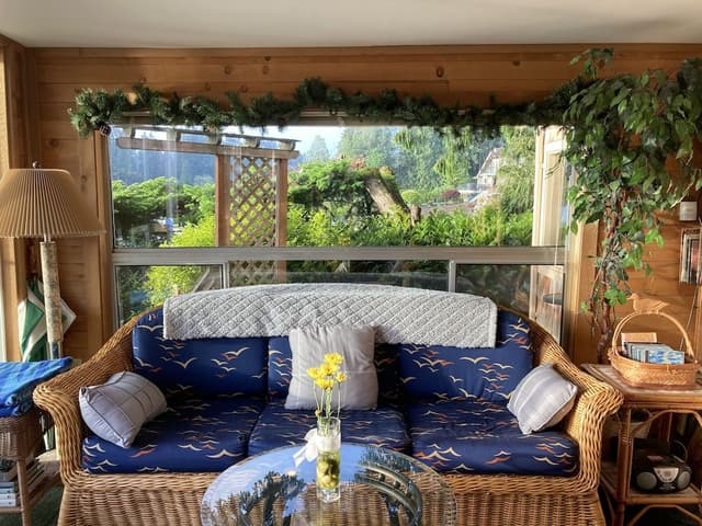 Suite, 1 Bedroom, Hot Tub, Lake View (Lakeside Bedroom Suite)