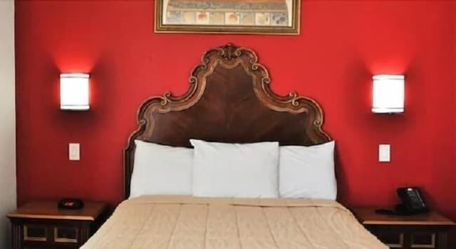 Deluxe Room, 1 Queen Bed