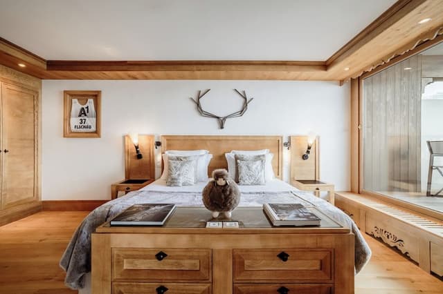 Suite (Annapurna)
