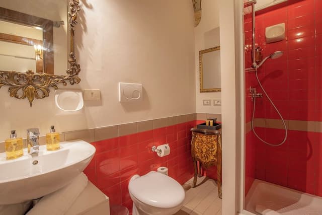 Deluxe Suite, City View