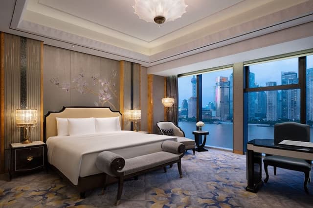 Grand Room, 1 King Bed, River View (Tower)