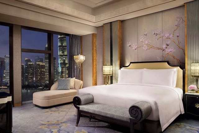 Grand Room, 1 King Bed, River View (Tower)