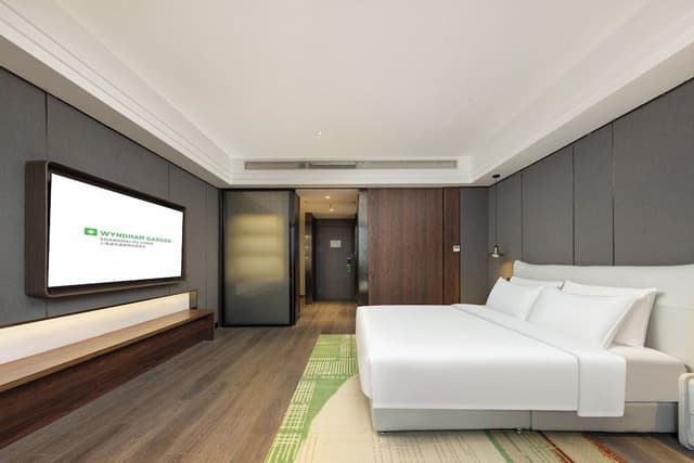 Deluxe Suite, 1 King Bed