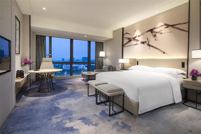 KING EXECUTIVE ROOM WITH LOUNGE ACCESS